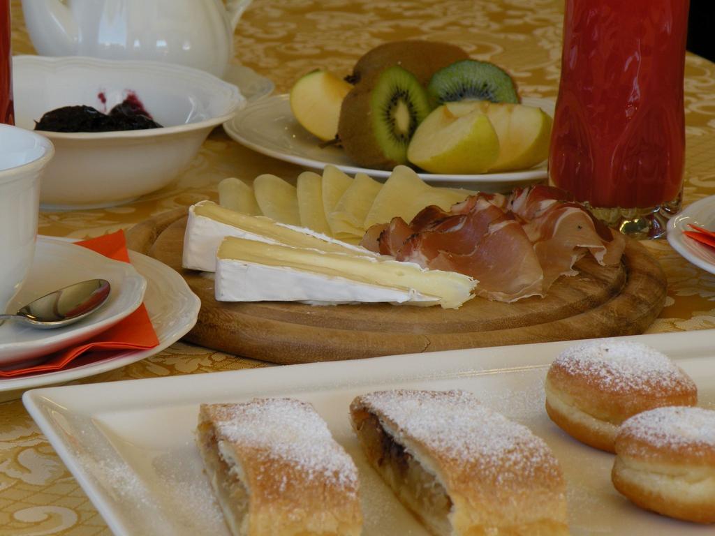 Hotel Garni Civetta 塞尔瓦迪卡多雷 外观 照片