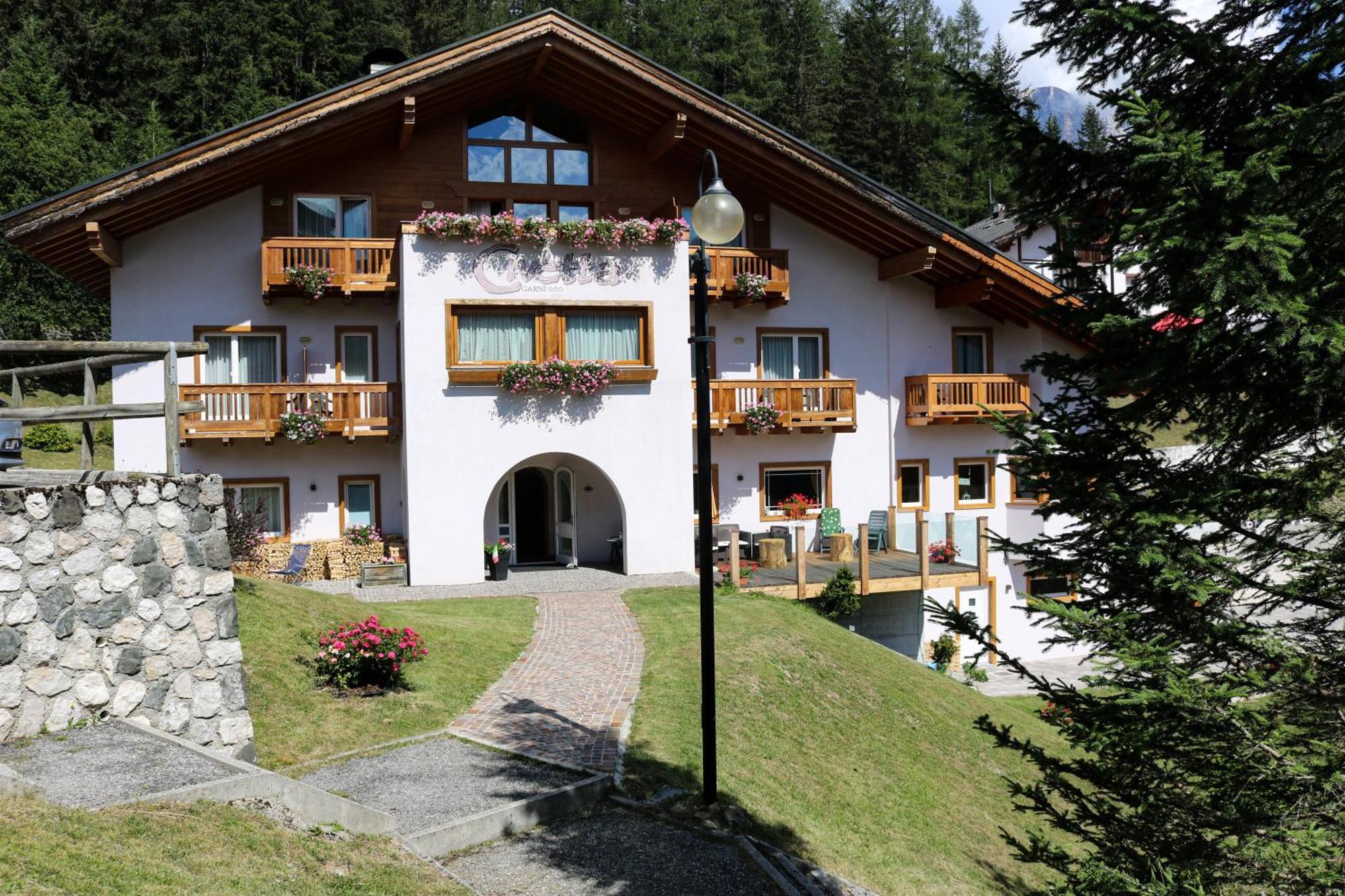 Hotel Garni Civetta 塞尔瓦迪卡多雷 外观 照片